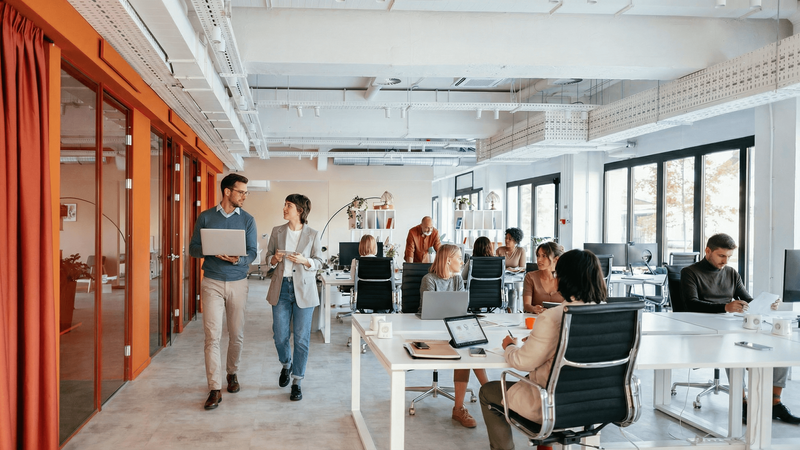 dgfp-menschen-zusammenarbeit