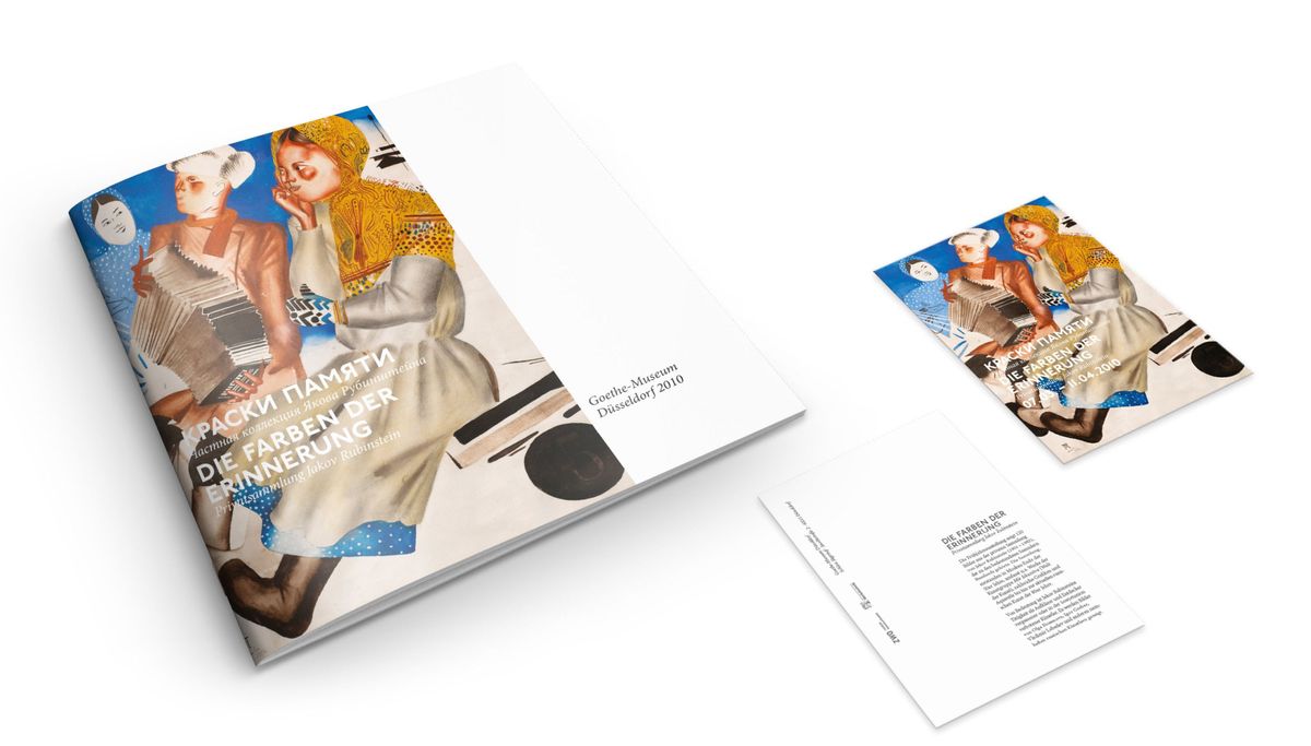 Der Katalog und Postkarten zur Ausstellung im Goethe Museum liegen nebeneinander