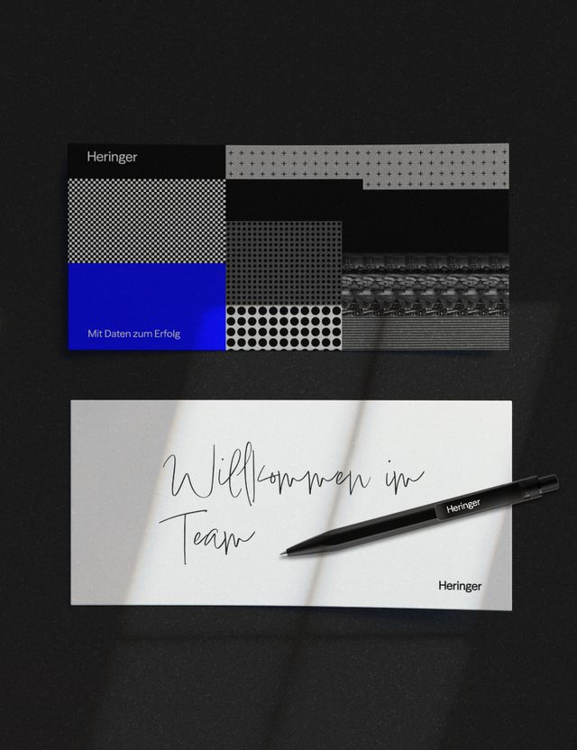 Darstellung der Vorder- und Rückseite einer Complimentary Card.