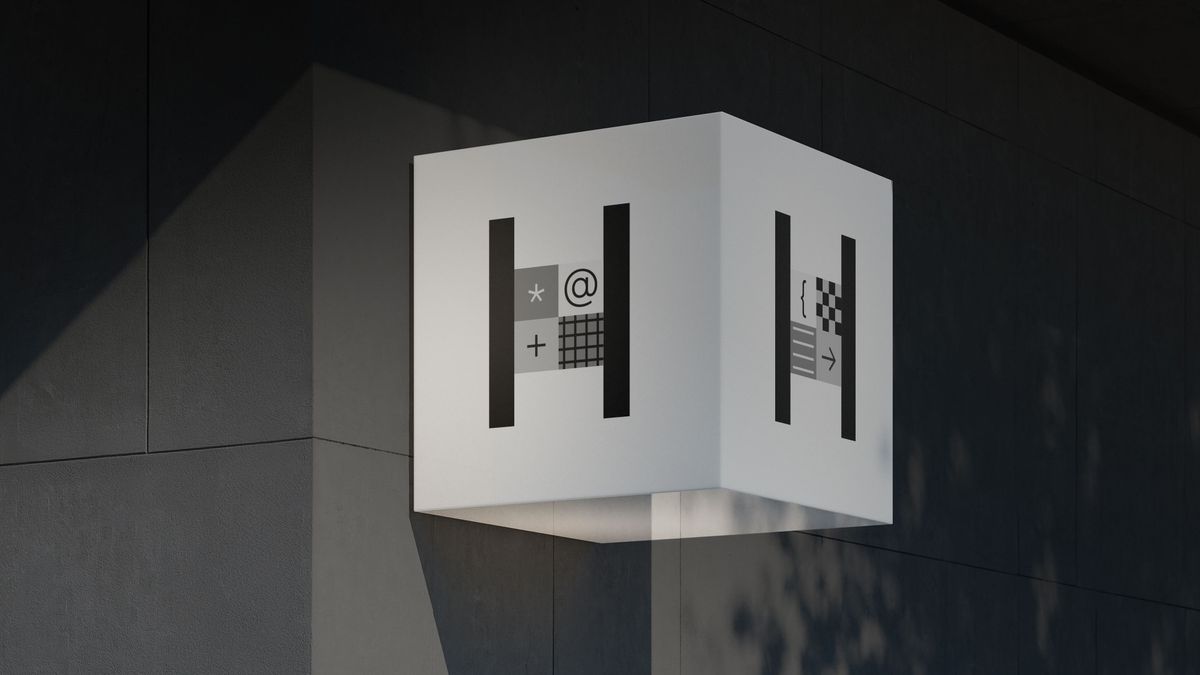 Ein Türschild mit der neuen Bildmarke von Heringer.