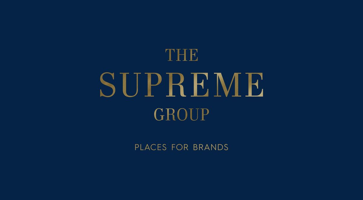 Die Wortmarke der Supreme Group mit Claim auf blauem Hintergrund