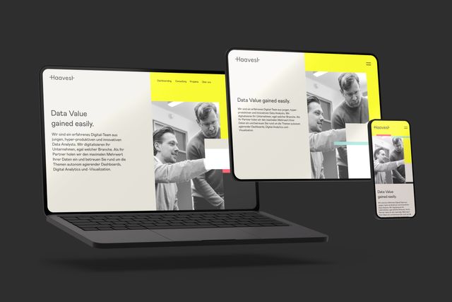 Mock-Up eines Laptops, Tablets und einem Smartphone, die das responsive Design der Haavest Website zeigen
