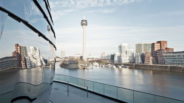 Die Bildwelt von Weritas (Skyline Düsseldorf)