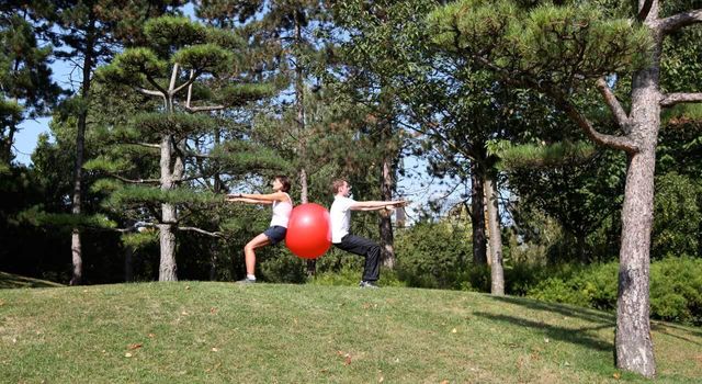 Fitnessball Übung mit Achim Fränkel