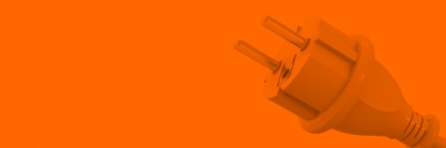 Orange eingefärbter Stromstecker als Header für die Mark-E Landingpage