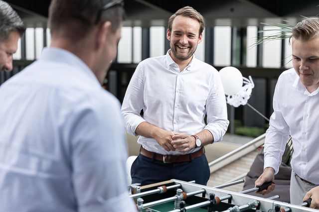 Wie in jedem Jahr haben sich bei uns wieder Kollegen, Kunden und Freunde versammelt um gemeinsam bei leckeren Speisen und kühlen Getränken den Nachmittag zu genießen.